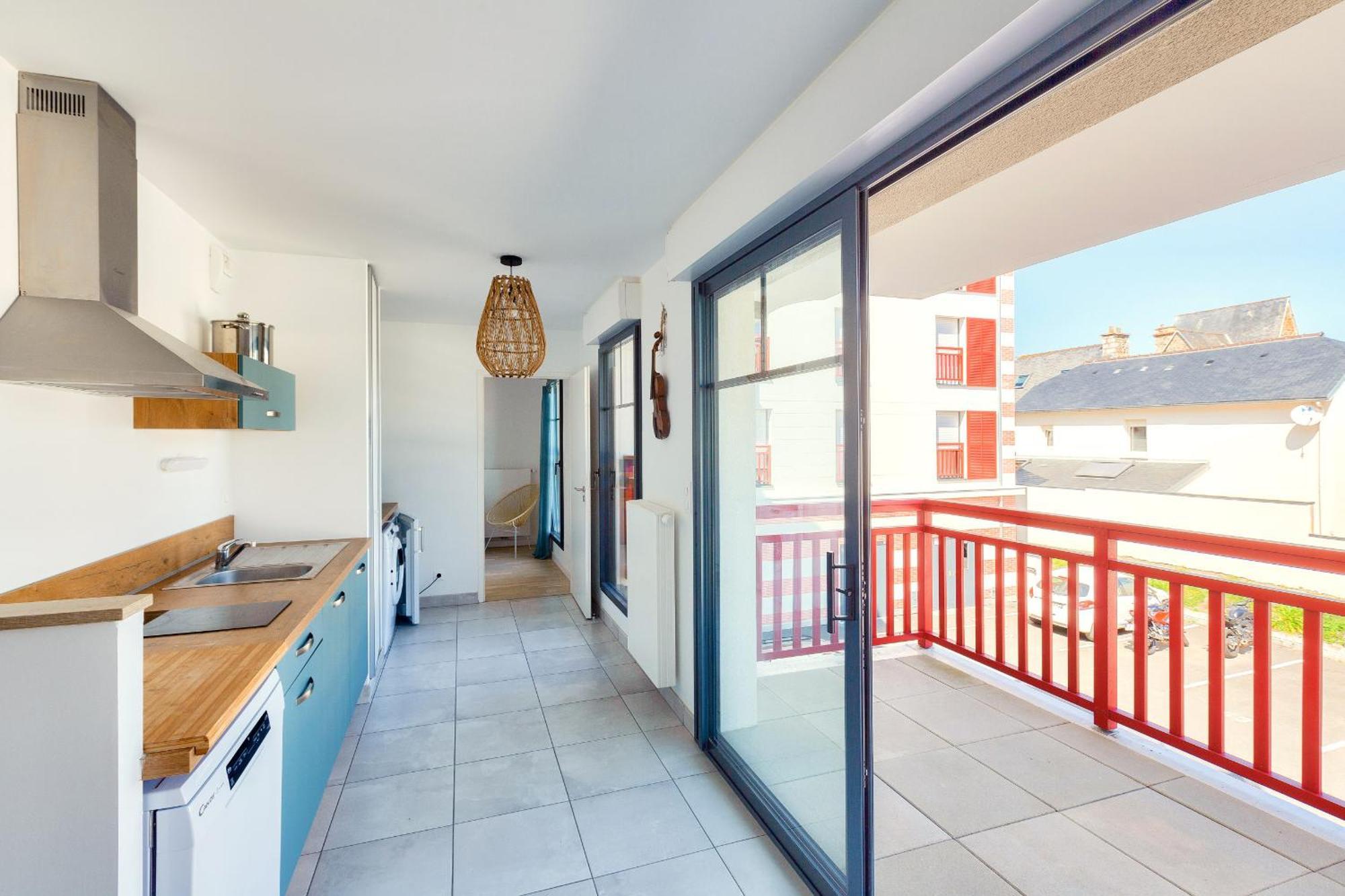 Pour 2 - 50 M De La Du Val Andre Apartment